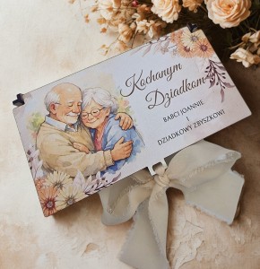 Personalizowane pudełko na czekoladę, krówki i pieniądze – prezent na Dzień Babci i Dziadka