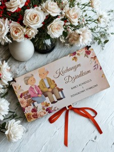 Personalizowane pudełko na krówki, czekoladę i pieniądze  prezent na Dzień Babci i Dziadka (1)